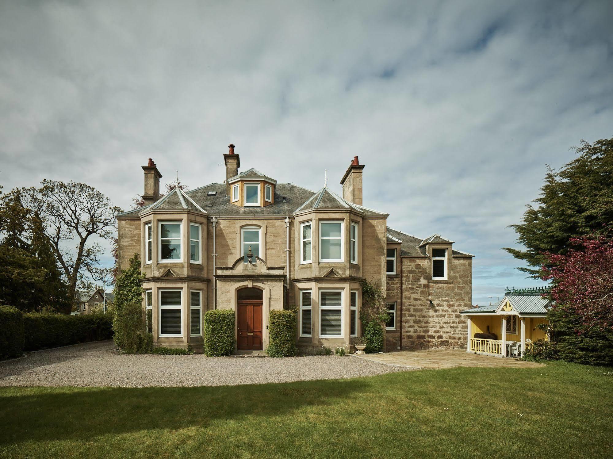 Tali Ayer Bed & Breakfast Nairn Bagian luar foto